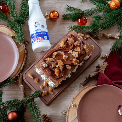 Chocolade-kastanjestronk als een millefeuille